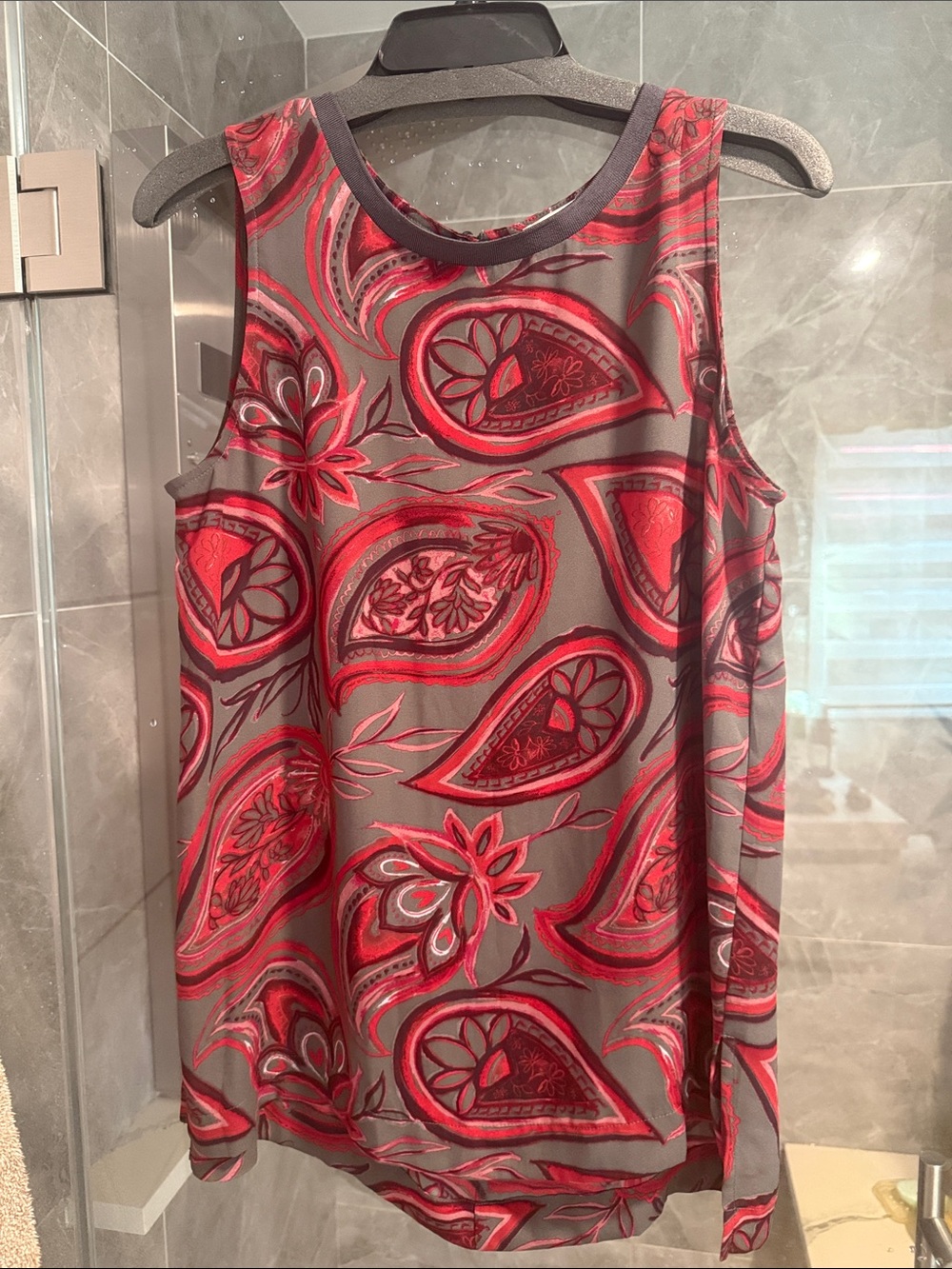 Loft Sleeveless Grey & Red Paisley Tank Top Blouse Size M